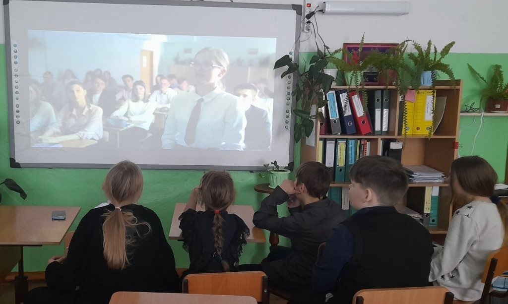 Киноурок чистодей. Саранинская средняя школа. Фото учителей Саранинской школы. Акция блокадный хлеб в школе. Итог Саранинская СОШ заверен ремонт